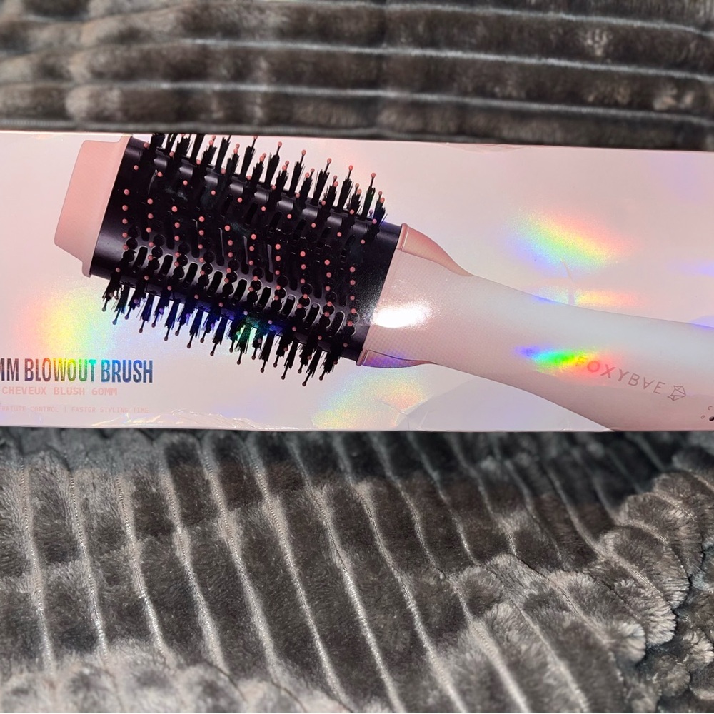 FoxyBae Blowout Brush